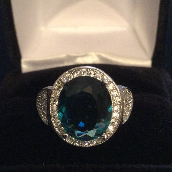 Elegant London Blue Topaz Ring - Picture 3 of 11